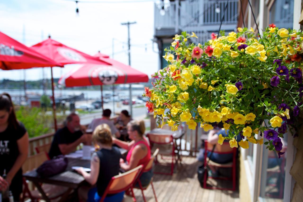 Salt Shaker Deli & Inn Lunenburg Ngoại thất bức ảnh